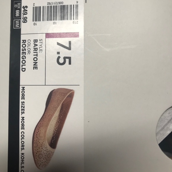 new pair size 7.5 comfort shoes - Picture 2 of 3